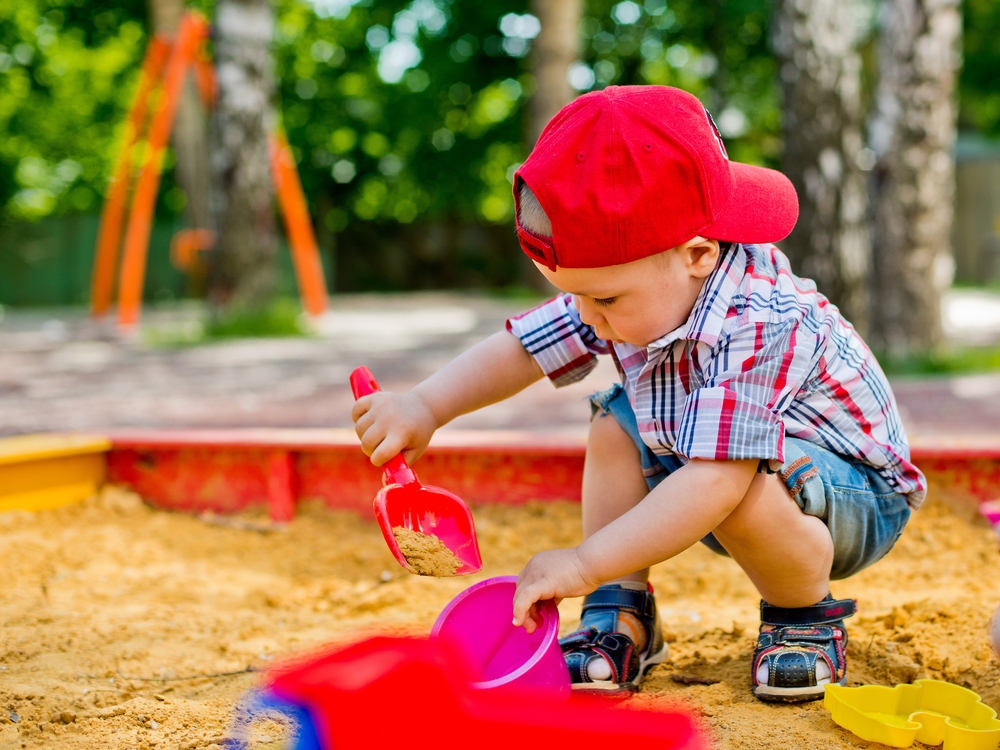 Why Your Child Should Be Playing Outside
